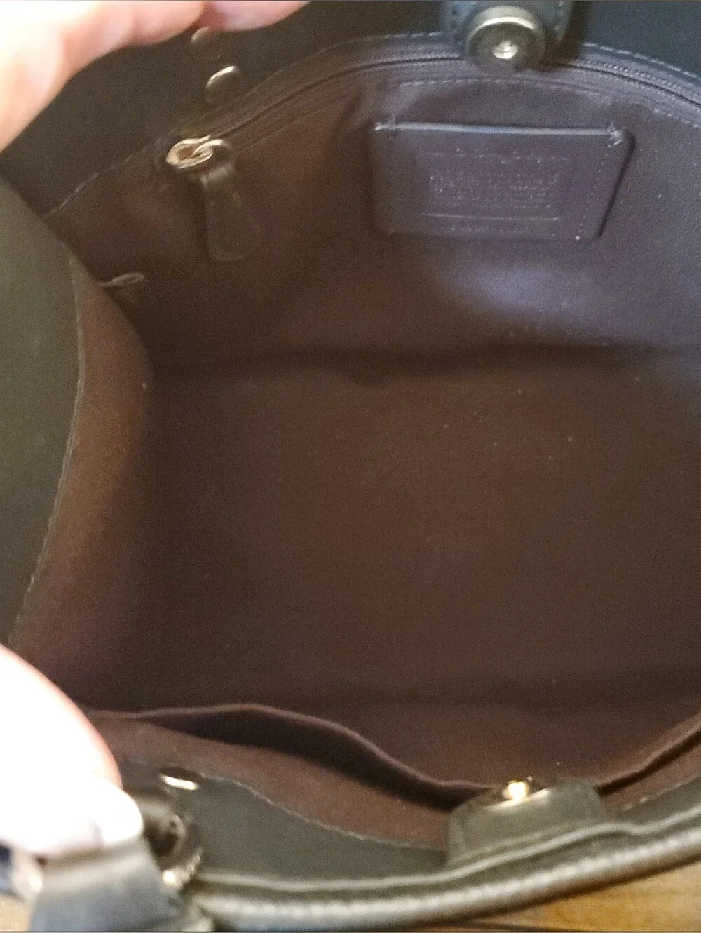 COACH LEATHER TOTE 22 IN PERFECT LIKE NEW CONDITION!